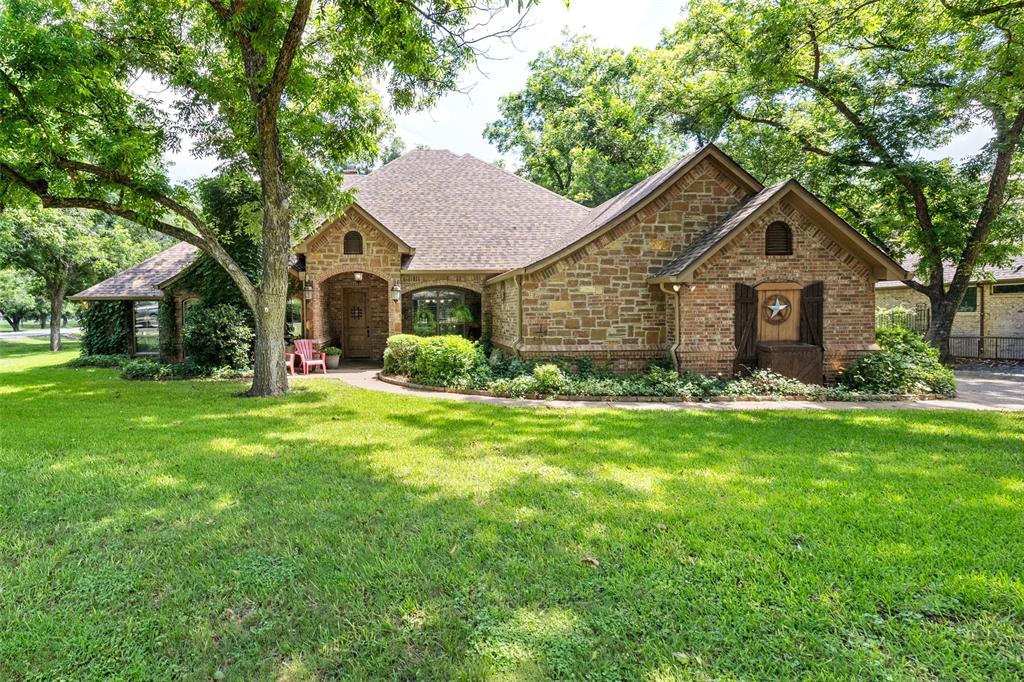 Monticello Cir, Granbury, TX 76049