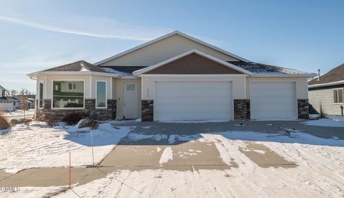 3810 Stacy Dr, Bismarck, ND, 58504-8136 | Card Image