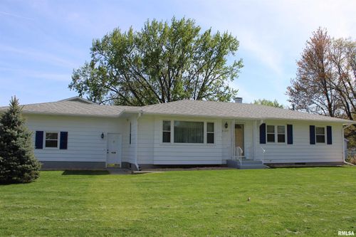 2107 W 38th Pl, Davenport, IA, 52806-5361 | Card Image