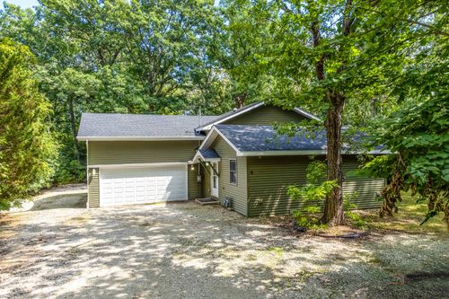 8 Story Book Ln, Lincolnshire, IL, 60069-3231 | Card Image