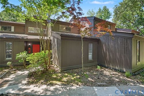 9213 Groundhog Dr, North Chesterfield, VA, 23235-3907 | Card Image