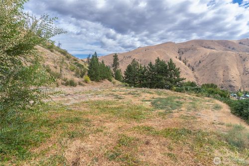 5058 Mills Canyon Rd, Entiat, WA, 98822-9726 | Card Image