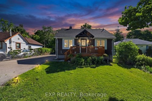 370 Gill St, Orillia, ON, L3V4K6 | Card Image