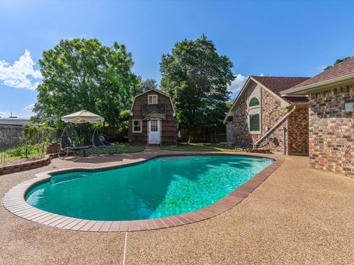 102 Kings Pl, Joshua, TX, 76058-6182 | Card Image