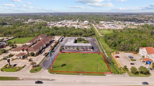 1000 Highway 332, Clute, TX, 77531-5301 | Card Image