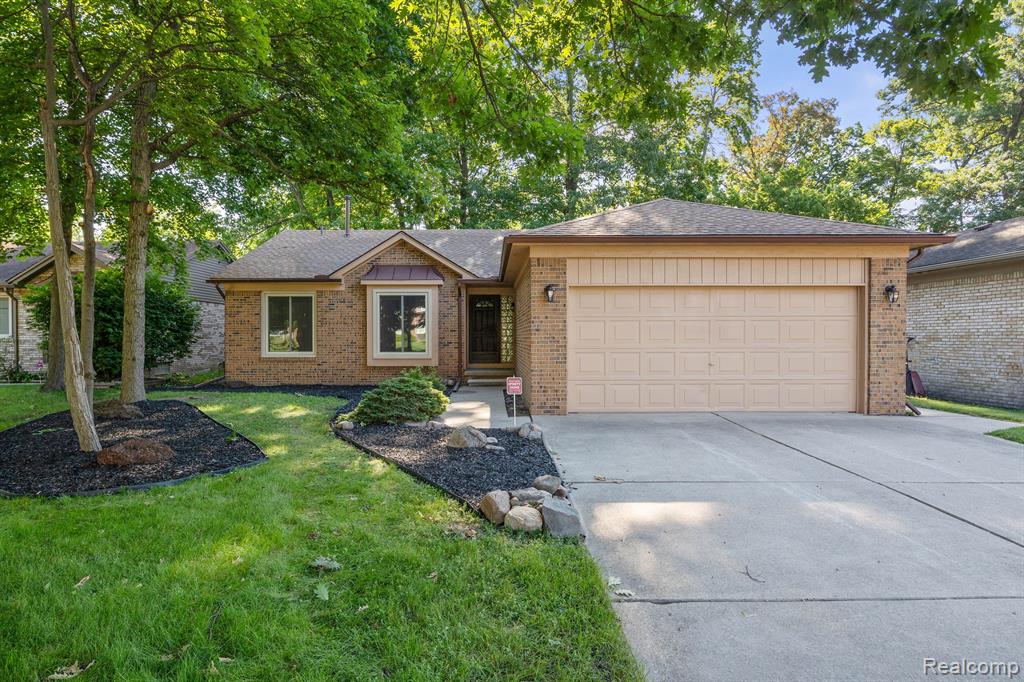 David Givens St, Warren, MI 48092
