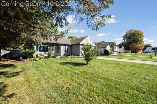 6358 Windham Pl, Grand Blanc, MI, 48439-9127 | Card Image