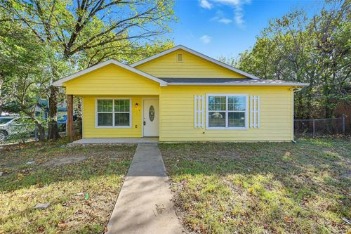 728 W Walker St, Denison, TX, 75020-2252 | Card Image