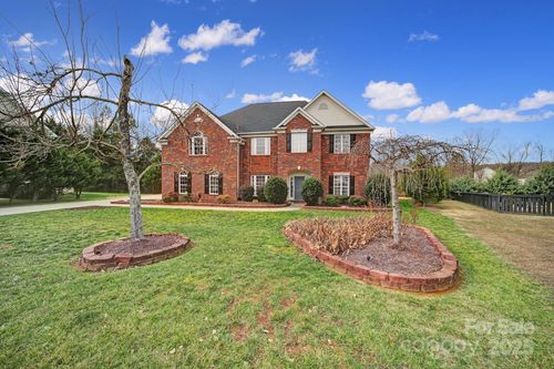 45-1002 Dataw Ln, Indian Trail, NC, 28079-2689 | Card Image