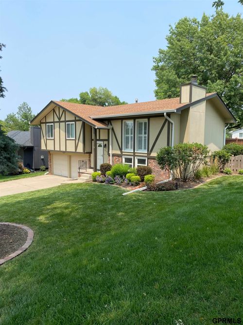 15724 O Cir, Omaha, NE, 68135-1030 | Card Image