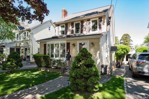 257-09 Pembroke Ave, Great Neck, NY, 11020-1037 | Card Image