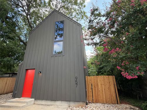 957 Woods Avenue, Fort Worth, TX, 76102 | Card Image