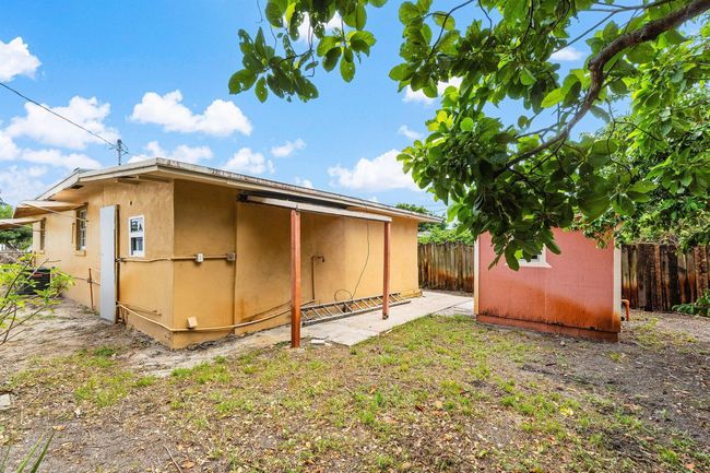 1228 Highview Rd, House other with 3 bedrooms, 2 bathrooms and null parking in Lantana FL | Image 31