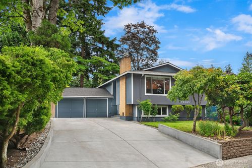 16825 Ne 106th St, Redmond, WA, 98052-2717 | Card Image