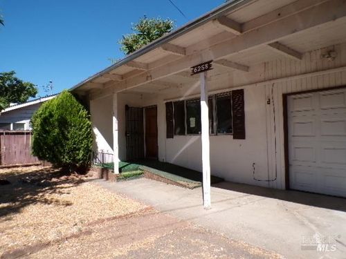 6258 5th Ave, Lucerne, CA, 95458 | Card Image