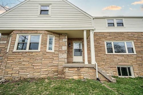 1435 Morrow Rd, Upper St. Clair, PA, 15241-3505 | Card Image