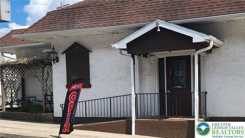 754 Cherokee St, FOUNTAIN HILL, PA, 18015-1127 | Card Image