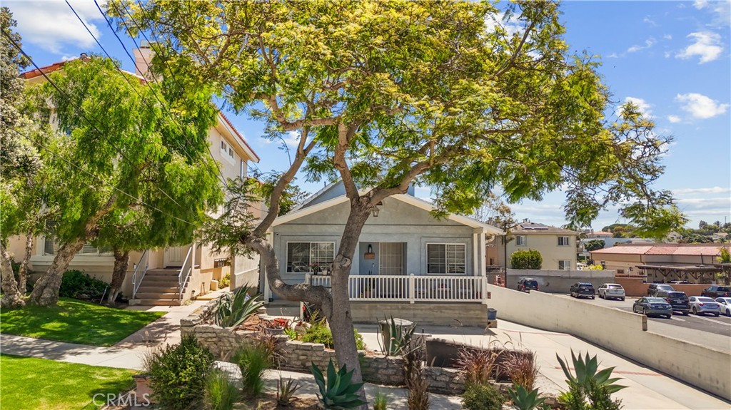 Residential Income in Redondo Beach