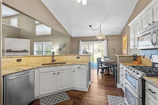 401 Schomburg Ct, House other with 4 bedrooms, 3 bathrooms and 2 parking in Cranberry Twp PA | Image 9