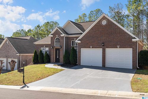 109 Village Ln, Pelham, AL, 35124-2093 | Card Image