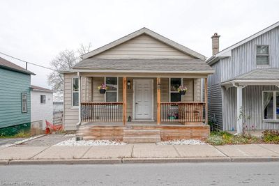 71 Charles St E, House other with 2 bedrooms, 2 bathrooms and 4 parking in Ingersoll ON | Image 1