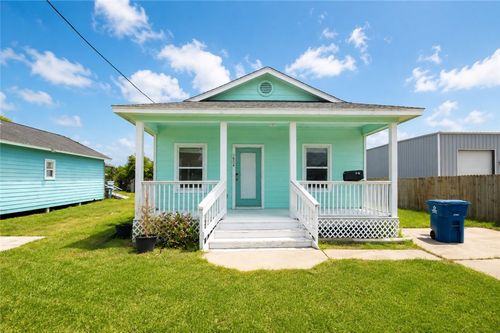 1824 Highway 35 S, Rockport, TX, 78382-3815 | Card Image