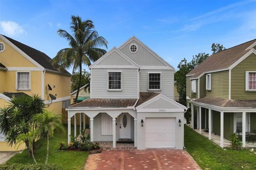 10010 Loquat St, Miramar, FL, 33025-2360 | Card Image