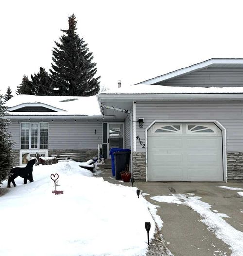 4102 Silverpark Estates Close, Olds, AB, T4H1B4 | Card Image