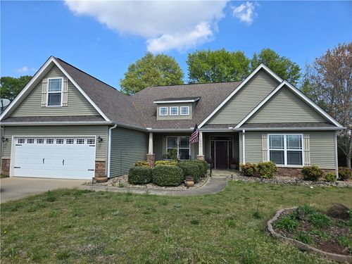 304 Knoll View Dr, Seneca, SC, 29678-1278 | Card Image