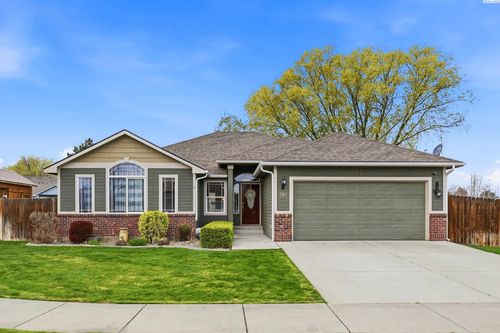 302 S Penn St, Kennewick, WA, 99336-9483 | Card Image