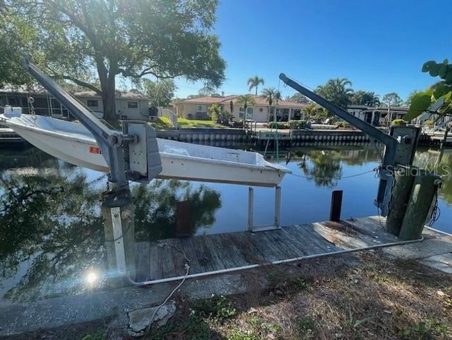 5365 Dover St Ne, House other with 3 bedrooms, 2 bathrooms and null parking in St Petersburg FL | Image 7