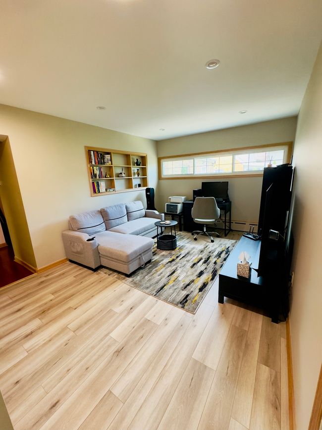 9321 S 81 St Ct, House other with 3 bedrooms, 3 bathrooms and 2 parking in Hickory Hills IL | Image 9