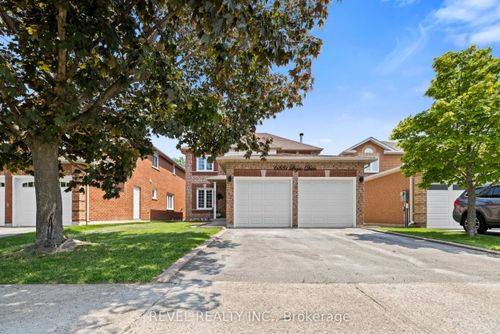 6881 Lisgar Dr, Mississauga, ON, L5N6V1 | Card Image