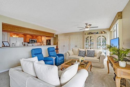 apt-h1-107 Half Moon Cir, Hypoluxo, FL, 33462-5463 | Card Image