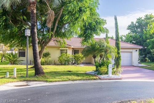 9697 Galley Ct, FORT MYERS, FL, 33919-3177 | Card Image