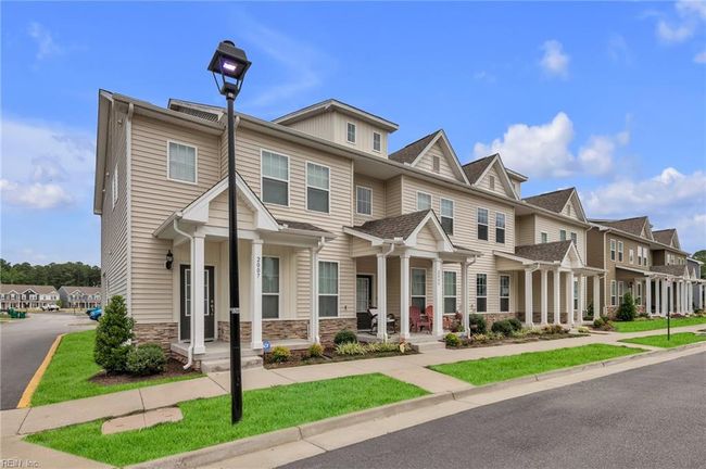 2011 Chartwell Dr, House attached with 3 bedrooms, 3 bathrooms and null parking in Newport News VA | Image 31