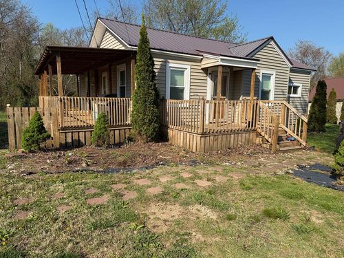 303 W Stewart Ave, Monterey, TN, 38574-1328 | Card Image