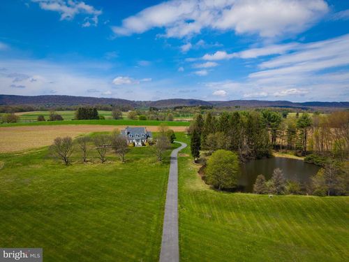 111 Church Rd, SCHUYLKILL HAVEN, PA, 17972-8857 | Card Image