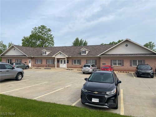 160 Cleveland St, Elyria, OH, 44035-6155 | Card Image