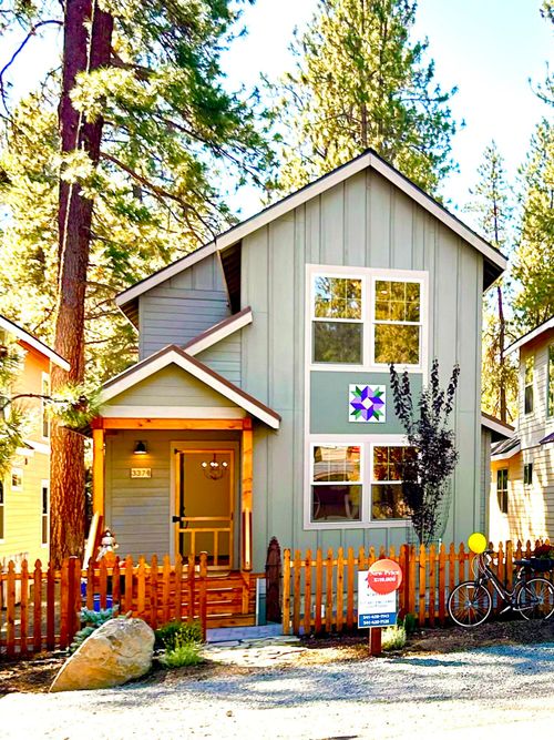 337 W Jefferson Ave, Sisters, OR, 97759-1439 | Card Image