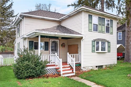 19 Wood St, Bath, NY, 14810-1142 | Card Image