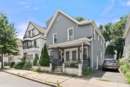 192 Pearl St, Somerville, MA, 02145-3935 | Card Image