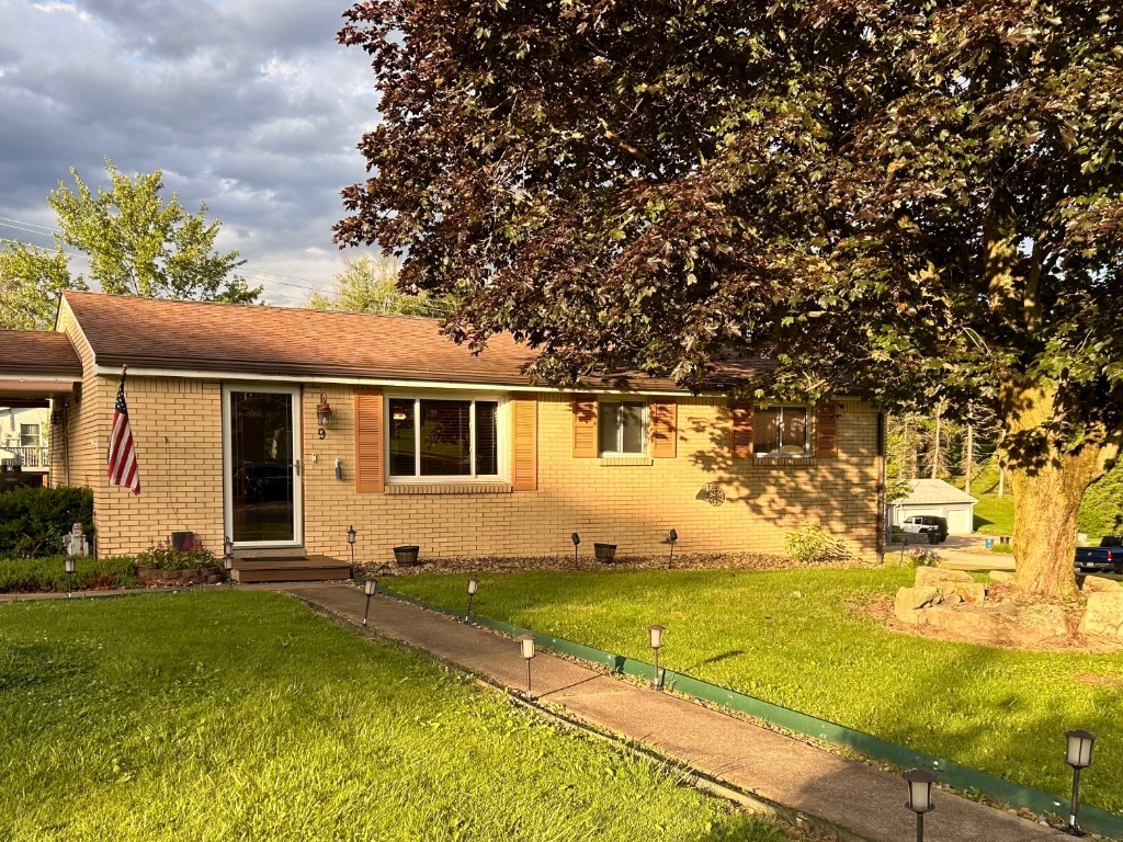 Delmar Ct, Delmont, PA 15626