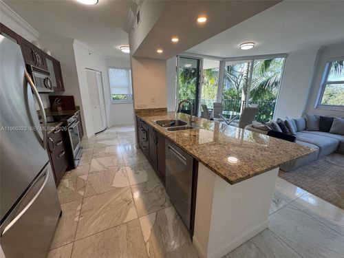 apt-208-20000 E Country Club Dr, Aventura, FL, 33180-3004 | Card Image