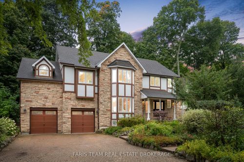 {{alt}} | Card Image