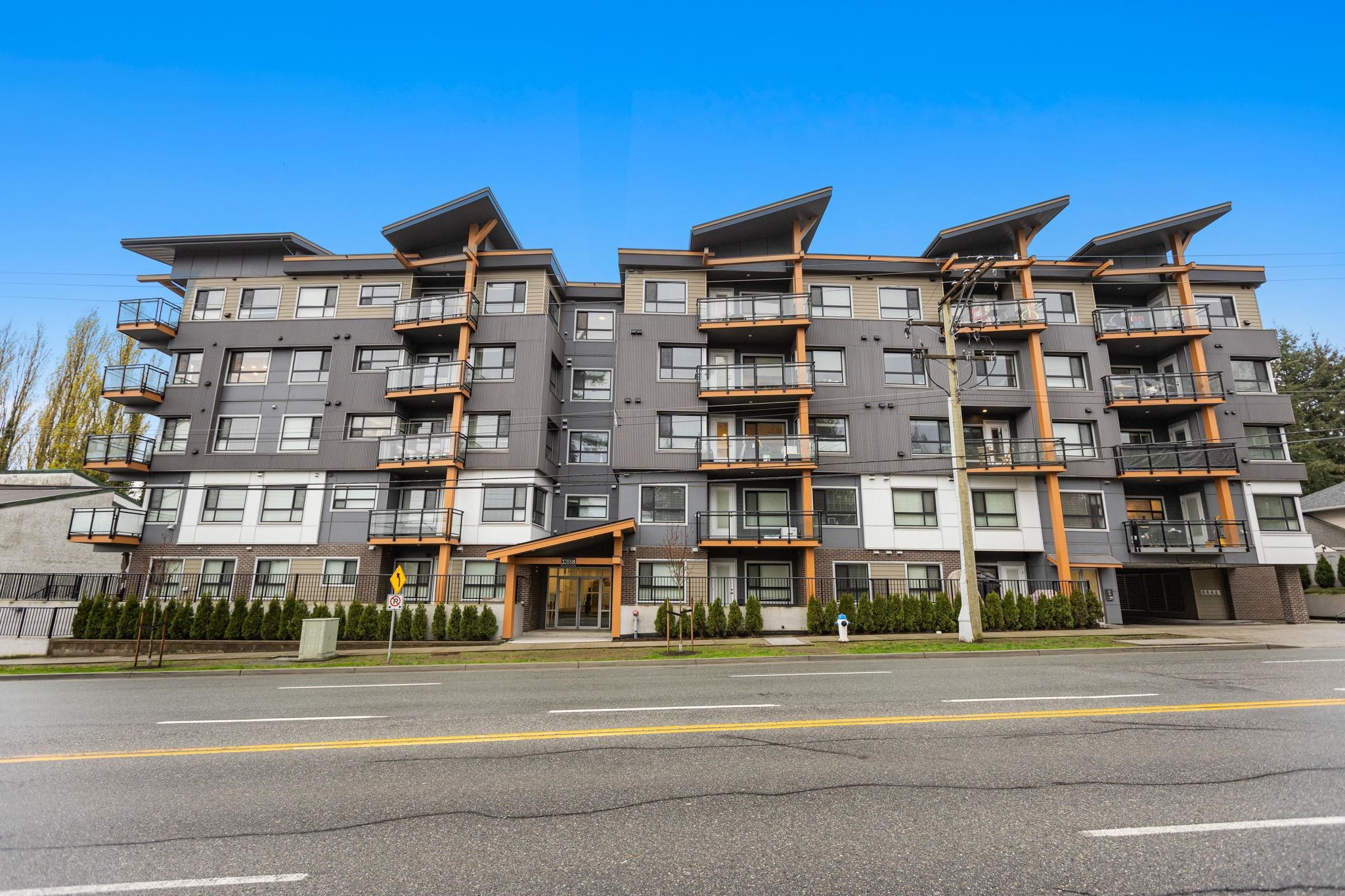 303 - 33568 George Ferguson Way, Condo with 2 bedrooms, 2 bathrooms and 1 parking in Abbotsford BC | Image 1