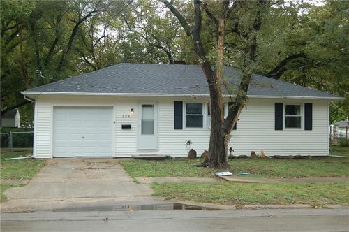 604 S Orchard St, Clinton, MO, 64735-2071 | Card Image