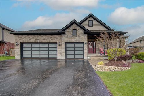 41 Bauer St, Tavistock, ON, N0B2R0 | Card Image