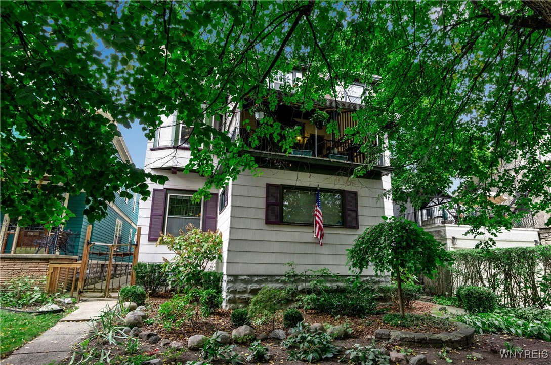Ashland Ave, Buffalo, NY 14222