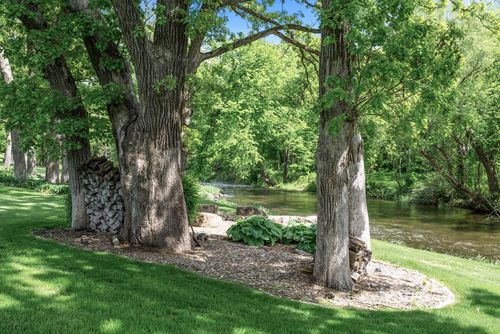 1595 River Shore Dr, Hastings, MN, 55033-8547 | Card Image
